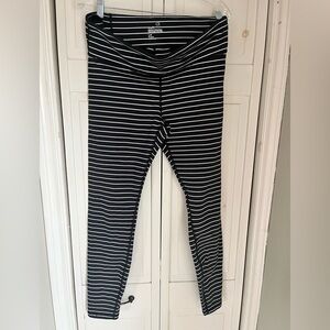 Gap Blackout Striped Leggings with adjustable waist